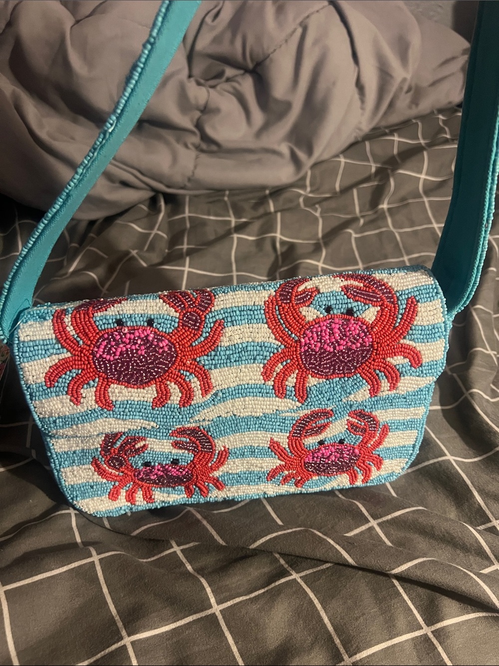 Beaded Crab Motif Shoulder Bag in Aqua and Red - Picture 7 of 10